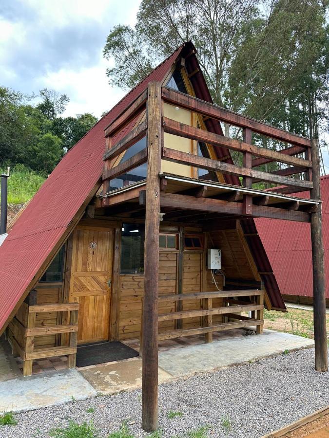 Pousada Pedra Da Mata Chales Na Montanha Munhoz Esterno foto