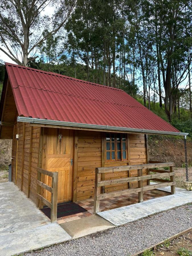 Pousada Pedra Da Mata Chales Na Montanha Munhoz Esterno foto