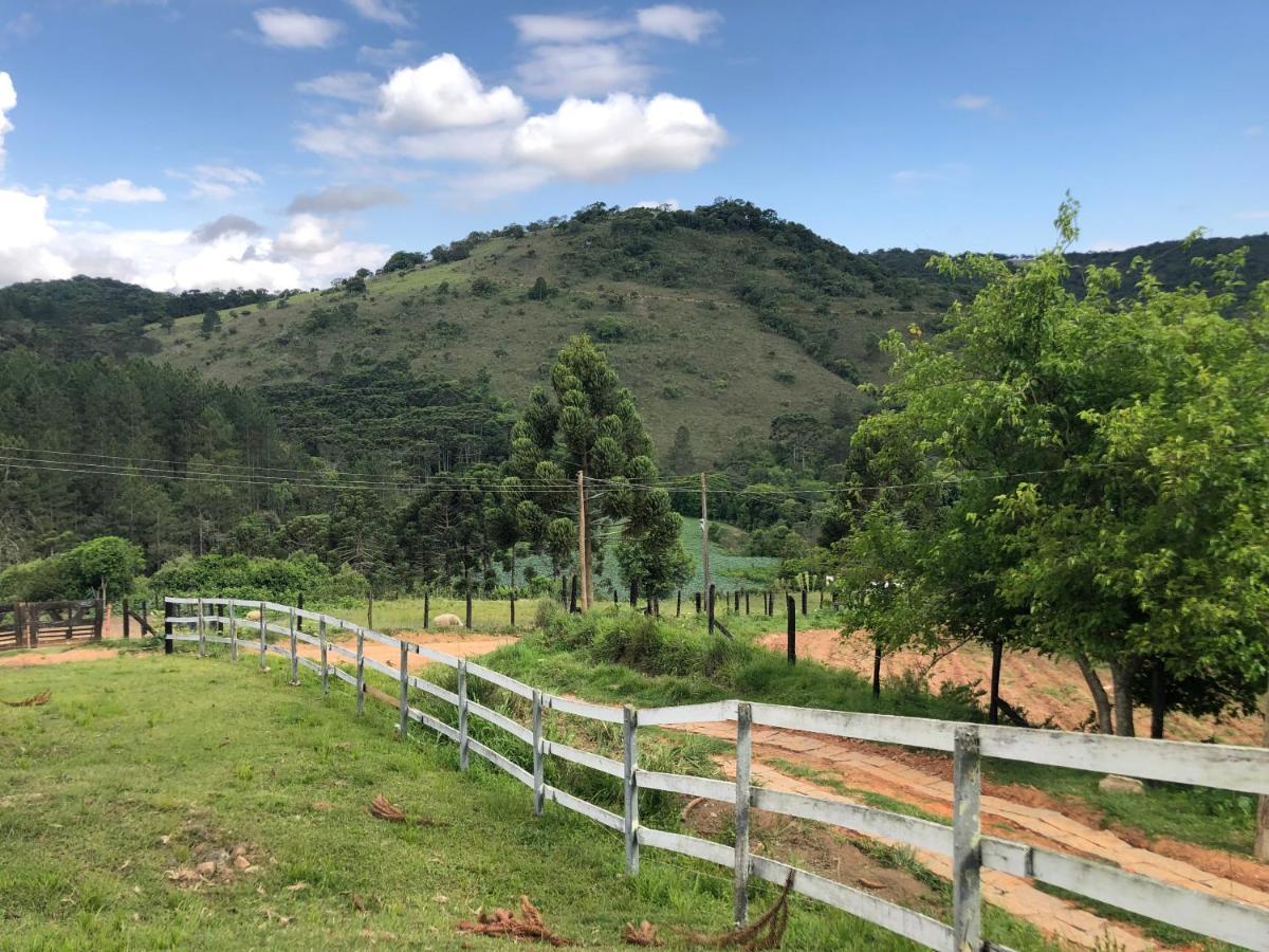 Pousada Pedra Da Mata Chales Na Montanha Munhoz Esterno foto
