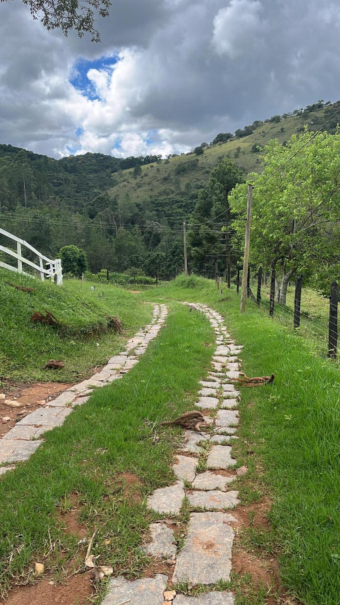 Pousada Pedra Da Mata Chales Na Montanha Munhoz Esterno foto